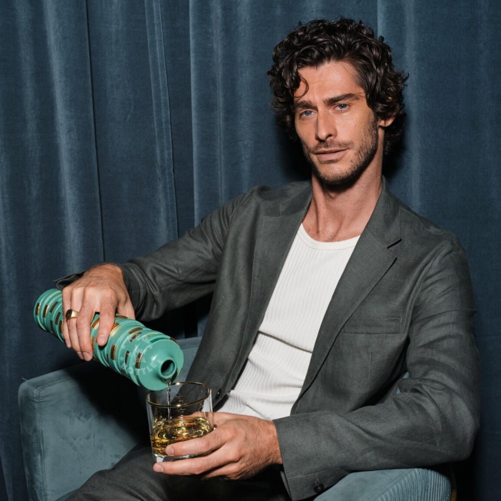 CasAzar Tequila Reposado 7 premium tequila bottle with green and gold design 2