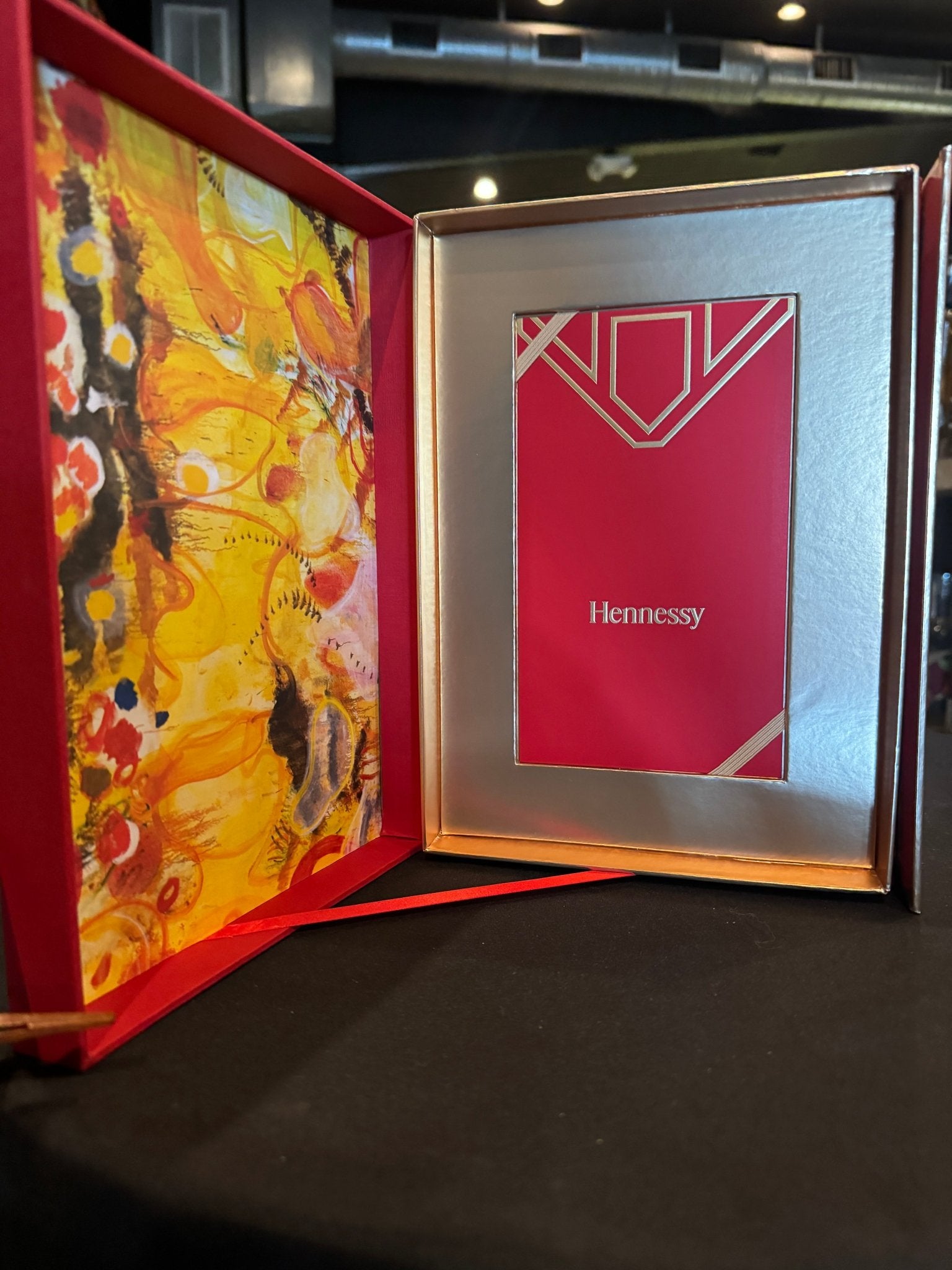 Hennessy XO Extra Old Cognac Art By Zhang Enli (750 mL) - Keg N Bottle