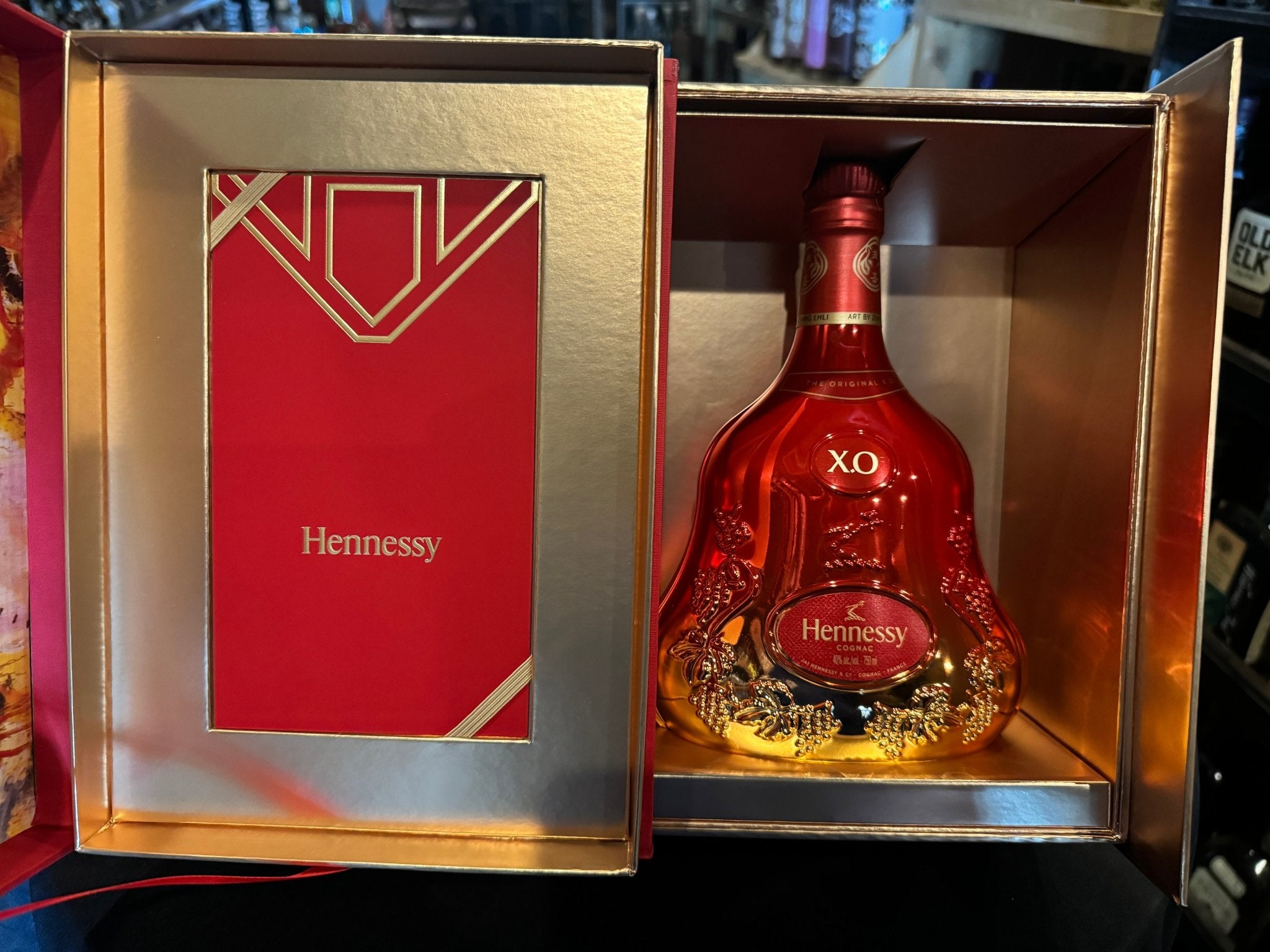 Hennessy XO Extra Old Cognac Art By Zhang Enli (750 mL) - Keg N Bottle