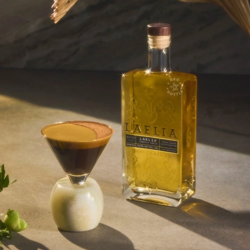 Laelia Añejo Tequila 750 ml Lifestyle