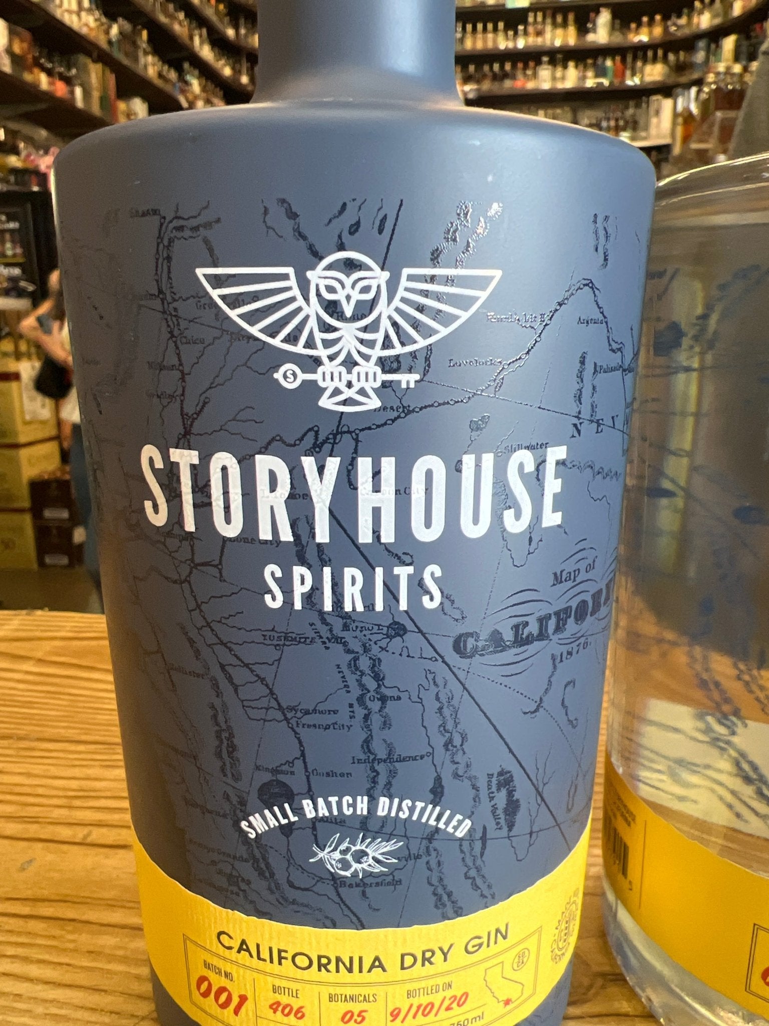 StoryHouse Dry Gin (750 mL) - Keg N Bottle
