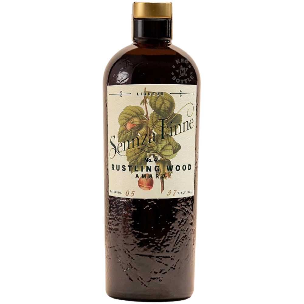 SennzaFinne Amaro No. 4 Rustling Wood bottle crafted with toasted hazelnuts, coffee, chicory, stone root and cacao.