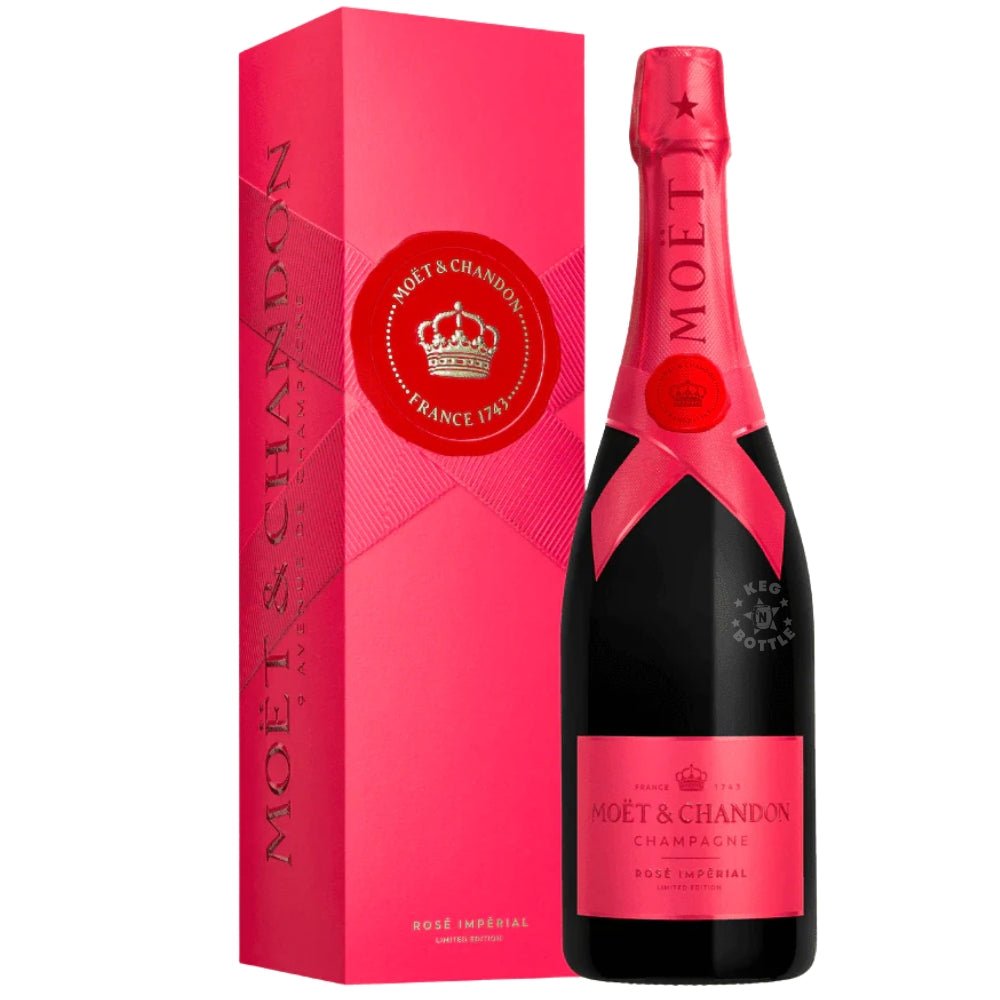 Moët & Chandon End of Year 2025 Rosé champagne bottle