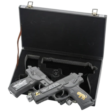 【箱付き】Tokyo guns SNKRHEAD ブラック&ブルー　2体セット Oceano Azul Double Trouble Pistol Vodka Gift Set (2 x 200 ml